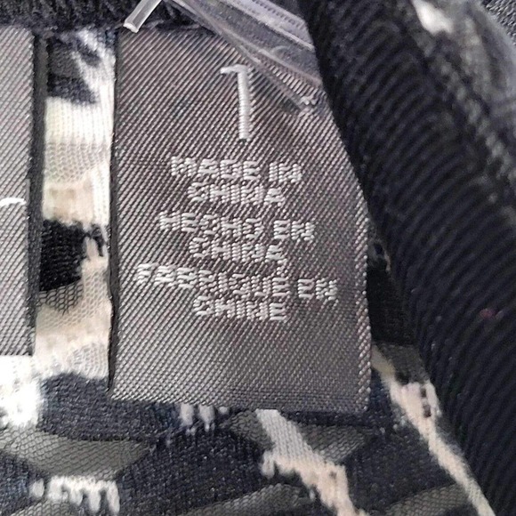 Chicos Travelers Womens Jacket Top Size 1 Medium Black White Full Zip - Picture 7 of 10